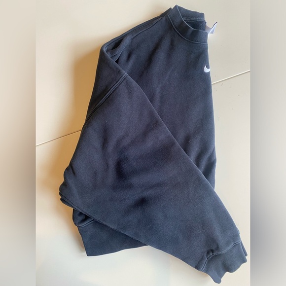 Nike Sweater - Picture 6 of 6